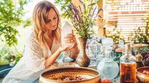 O florescimento da primavera inspira práticas simbólicas que buscam alinhar energias e despertar novas oportunidades (Imagem: Jozef Klopacka | Shutterstock)