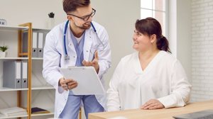 A prevenção da obesidade é essencial para garantir a saúde (Imagem: Studio Romantic | Shutterstock)