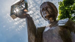 Uma das maiores cientistas da história deixou reflexões que continuam inspirando gerações (Imagem: Fotokon | Shutterstock)