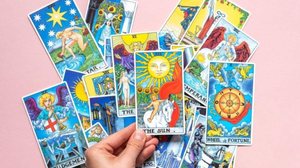 2025 será regido pela forte energia do arcano 'O Sol' (Imagem: Anna Mente| Shutterstock)