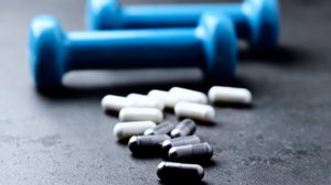 O uso de esteroides anabolizantes sem supervisão médica pode trazer riscos à saúde (Imagem: Eugeniusz Dudzinski | Shutterstock)