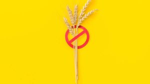 A conscientização sobre a doença celíaca é fundamental para alertar o público sobre o diagnóstico precoce (Imagem: Galigrafiya | Shutterstock)