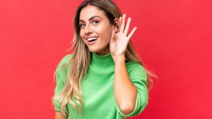 A hiperacusia e a misofonia estão relacionadas a uma amplificação anormal da percepção sonora pelo cérebro (Imagem: Luis Molinero | Shutterstock)