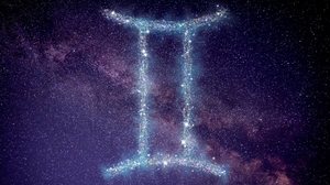 O geminiano terá boas oportunidades pessoais e profissionais no início do mês (Imagem: New Africa | Shutterstock)