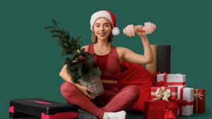 Com treino regular e escolhas conscientes, fica muito mais fácil aproveitar as festas sem exageros e com mais disposição (Imagem: Pixel-Shot | Shutterstock)