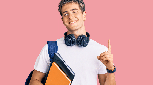 A constância é um dos principais diferenciais observados entre os estudantes que apresentam melhor desempenho no vestibular (Imagem: Krakenimages.com | Shutterstock)