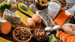 Não é apenas a quantidade de proteína consumida que deve ser considerada na hora de montar as refeições (Imagem: monticello | Shutterstock)