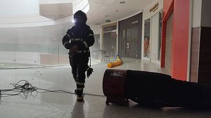 Situação já está controlada, assegura Bombeiros e administração do shopping | Foto: Cortesia / Corpo de Bombeiros
