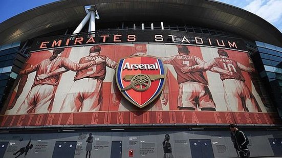 Imagem Após acerto com russo, bilionário americano assume Arsenal