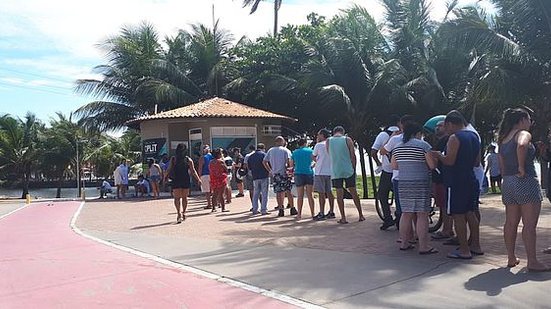 Eleitores formam filas para justificar voto em Maceió | Rádio Pajuçara FM Maceió
