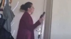 Delegada fez transmissão com arma na mão | Reprodução/TV Globo