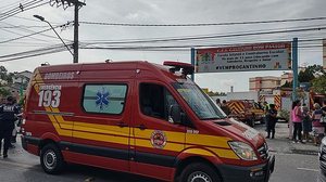 Imagem Emocionada, professora fala em corpos espalhados: 'Matou nossas crianças'