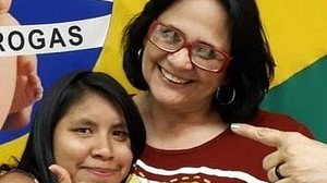 Damares Alves e a índia Lulu | Reprodução / Arquivo Pessoal