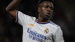 O atacante brasileiro Vini Jr (Vinicius Jr), da equipe do Real Madrid, durante partida contra o Athletic Bilbao no estádio Santiago Bernabéu, em Madrid, pelo Campeonato Espanhol | Foto FC / Folhapress