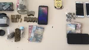 Imagem Polícia prende suspeitos de tráfico de drogas em Murici