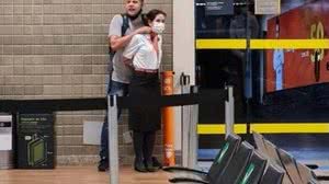 Imagem Homem que fez refém em Guarulhos é PM, estava afastado e iria para a Bahia