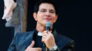 Imagem Padre Manzotti é hospitalizado em Curitiba