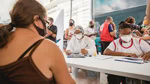 Ônibus já vacinou cerca de 4500 pessoas desde o início das atividades em Maceió | Foto: Edvan Ferreira / Secom Maceió