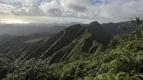 Imagem da trilha de Lanipo, no Havaí | Reprodução / All Trails