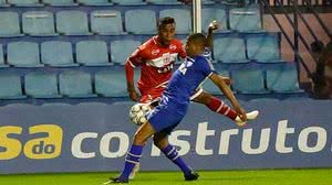 Avaí e CRB duelam na Ressacada | Ofotográfico/Folhapress