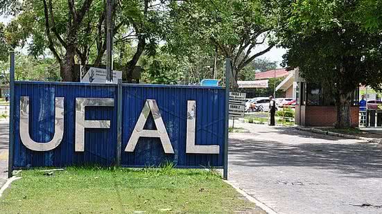 Imagem Ufal abre 59 vagas para professor e salário pode chegar a R$ 9 mil