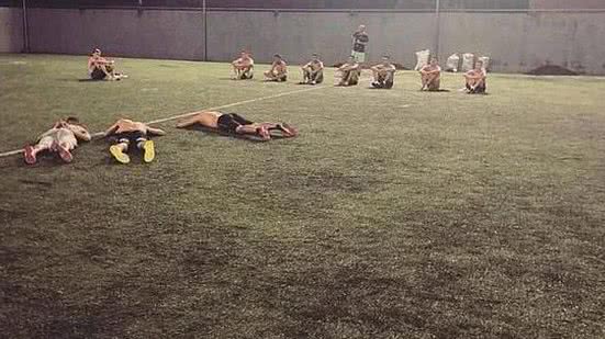 Partida acontecia durante a madrugada desta quarta-feira | Foto: Reprodução/Redes Sociais