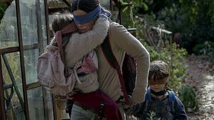 Cena de 'Bird Box', que utiliza cenas de acidente real ocorrido em 2013 no Canadá | Netflix/Divulgação