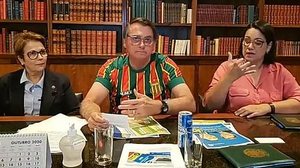 Imagem Bolsonaro diz que vai reeditar decreto sobre o SUS