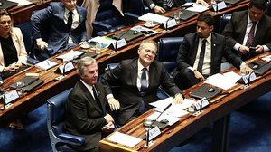 Senadores alagoanos participam de evento | Folhapress