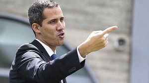 O presidente interino da Venezuela, Juan Guaidó, após encontro com embaixadores de países da União Europeia, na sede da delegação da União Europeia no Brasil | Marcelo Camargo/Agência Brasil