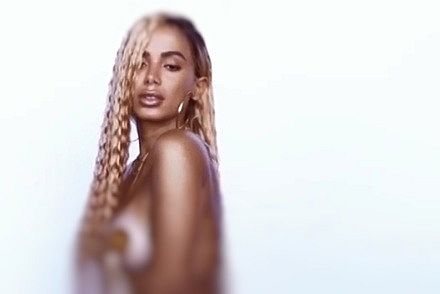 Imagem Anitta mostra prévia de 'Bola Rebola' e alcança 3 milhões de views em algumas horas