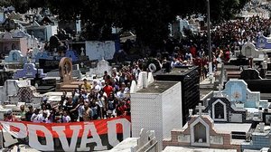 Imagem Cinco vítimas do incêndio do CT do Flamengo são sepultadas