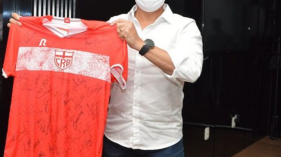 Imagem Campanha Torcedor Sangue Bom: Hemoal Maceió vai sortear camisa autografada do CRB