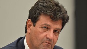 Imagem "Oremos. Força SUS", diz ex-ministro Mandetta após demissão de Teich