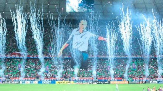 Rogério Ceni é homenageado antes de partida entre Fortaleza e São Paulo, pelo Brasileiro de 2019 | Fortaleza EC/Divulgação