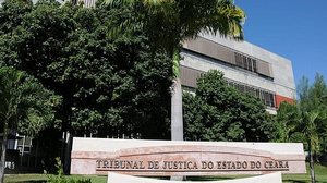 Imagem Estagiário suspende audiência judicial em Fortaleza para estudar para provas na faculdade