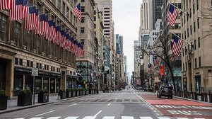 Quinta avenida é vista vazia durante durante pandemia de Coronavirus COVID-19 em Nova York nos Estados Unidos | Brazil Photo / PressFolhapress