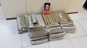 63 tabletes de maconha foram apreendidos pela Polícia da Paraíba. | Divulgação Polícia Militar