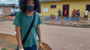 Professor Fausto Suzuki, 40, diz ter levado dois tiros de bala de borracha no braço, em protesto em Macapá | Vinicius Sassine/Folhapress