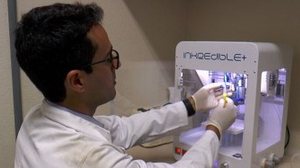 Técnica permite a produção de tecido hepático no laboratório em apenas 90 dias e pode se tornar uma alternativa à doação de órgãos no futuro | Daniel Antonio / Agência Fapesp