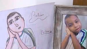 Imagem Criança vende desenhos para ajudar irmão gêmeo autista