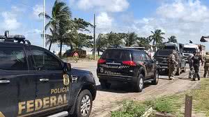 Policiais estiveram no porto para coibir a prática de crimes como contrabando e tráfico de drogas e armas | Ascom PF-AL