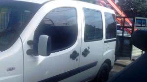 Tiros atingiram as portas do lado do motorista | Reprodução / Redes Sociais