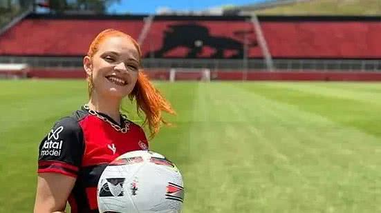 Porta-voz da Fatal Model foi ao Barradão para o anúncio da oferta ao Vitória | Divulgação