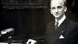 Imagem de Benjamin Ferencz em 1947 | United States Holocaust Memorial Museum / Via Wikipedia