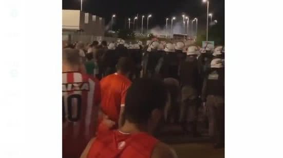 Os agressores seriam de uma torcida organizada do time rival | Foto: Reprodução