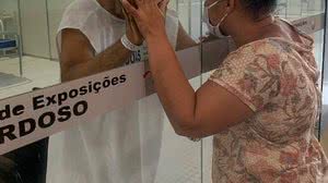 Rose Santos esteve no Hospital de Campanha e pôde ver o marido Elenildo | Foto: Cortesia