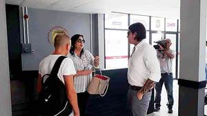 Irmão e cunhado chegaram à DH nesta manhã | TNH1 / Erik Maia