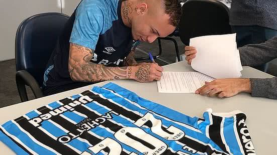 Everton renova o contrato com o Tricolor | Lucas Uebel / Grêmio