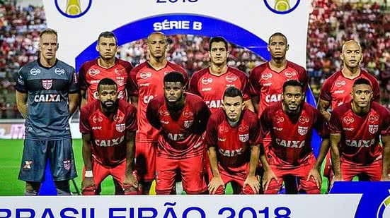 Formação contra Ponte Preta e Paysandu é a única repetida pelo CRB nesta Série B | Pei Fon / Portal TNH1